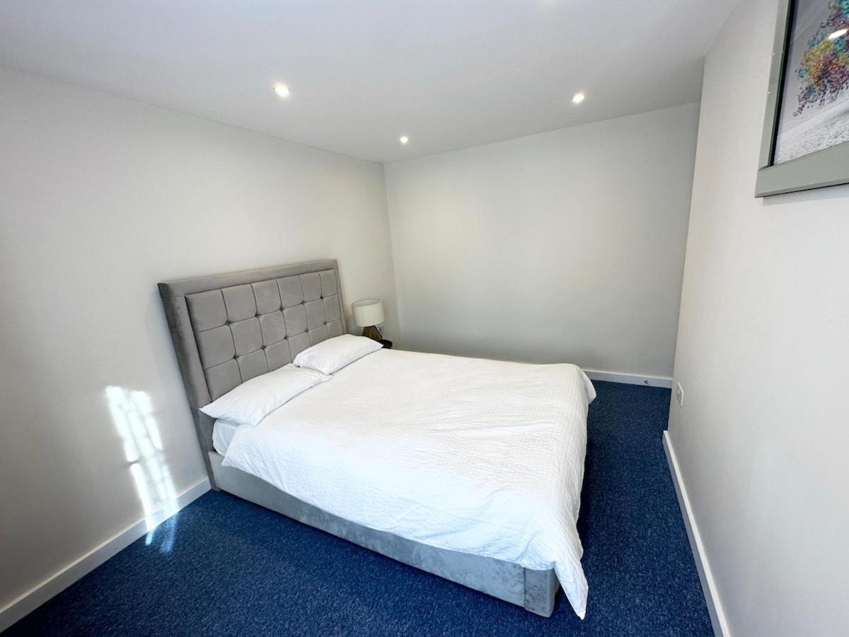 Hébergement de vacances 3bed 2bath House-free Parking-hi Speed Wifi-garden-entire Home-2mins From Train Station Londres