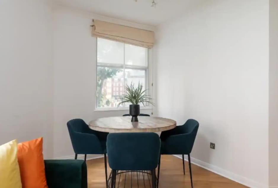 Vesto Two Bedroom On Sloane Avenue Cc Appartement *