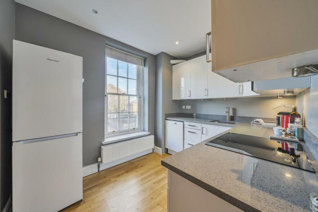 Appartement Stunning Flat Close To With Office *