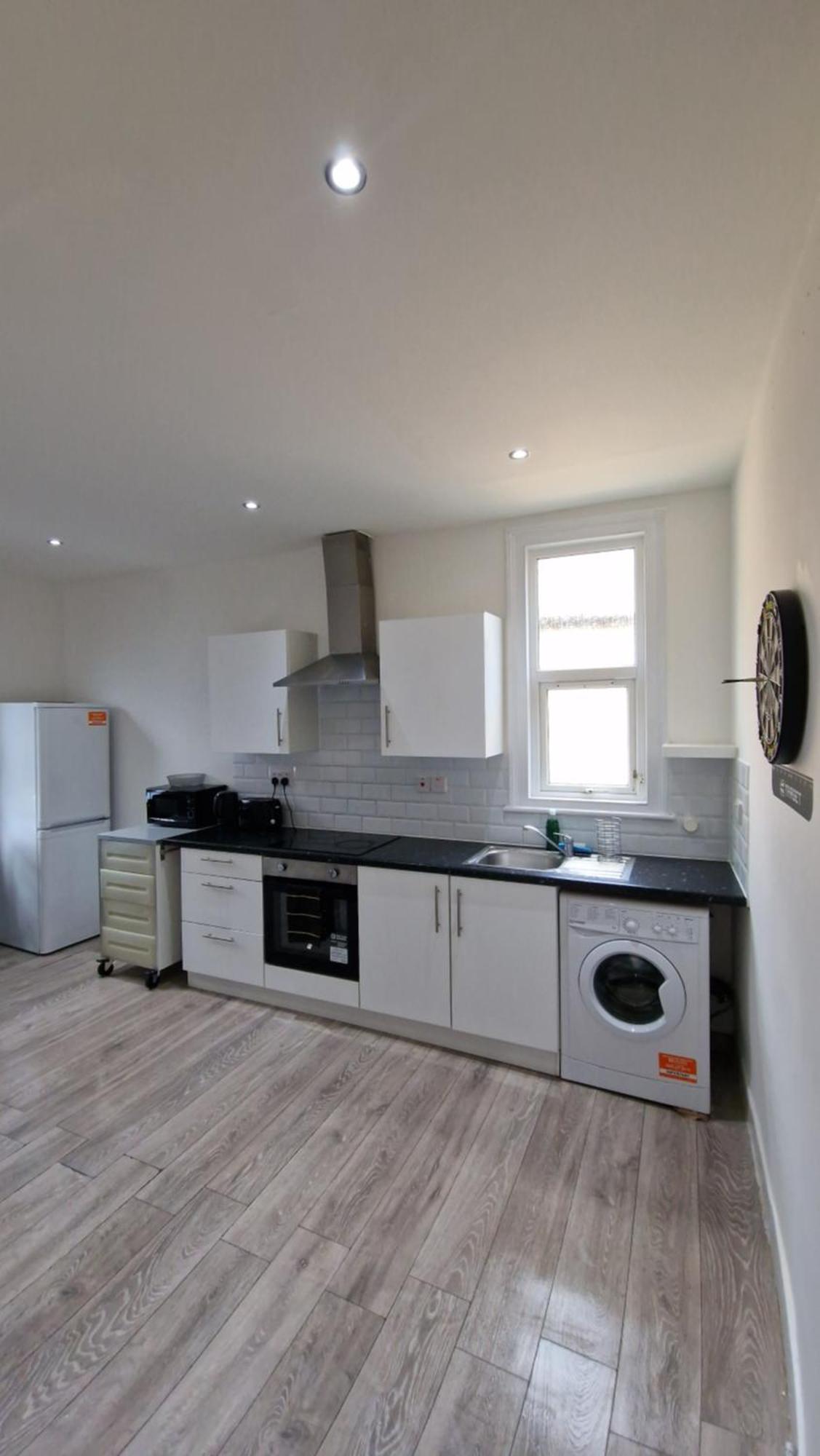 Hébergement de vacances 3 Bedrooms House With Parking
