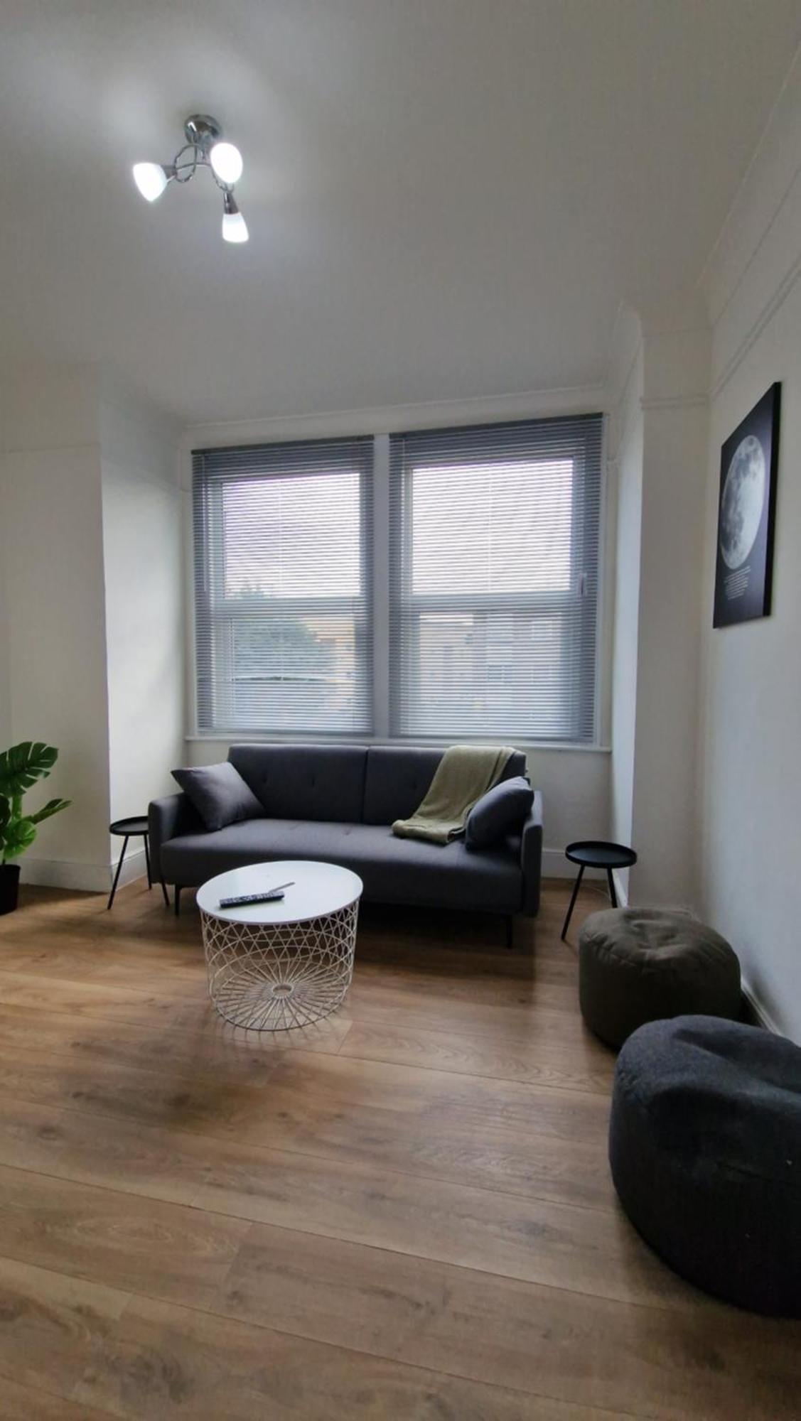 3 Bedrooms House With Parking