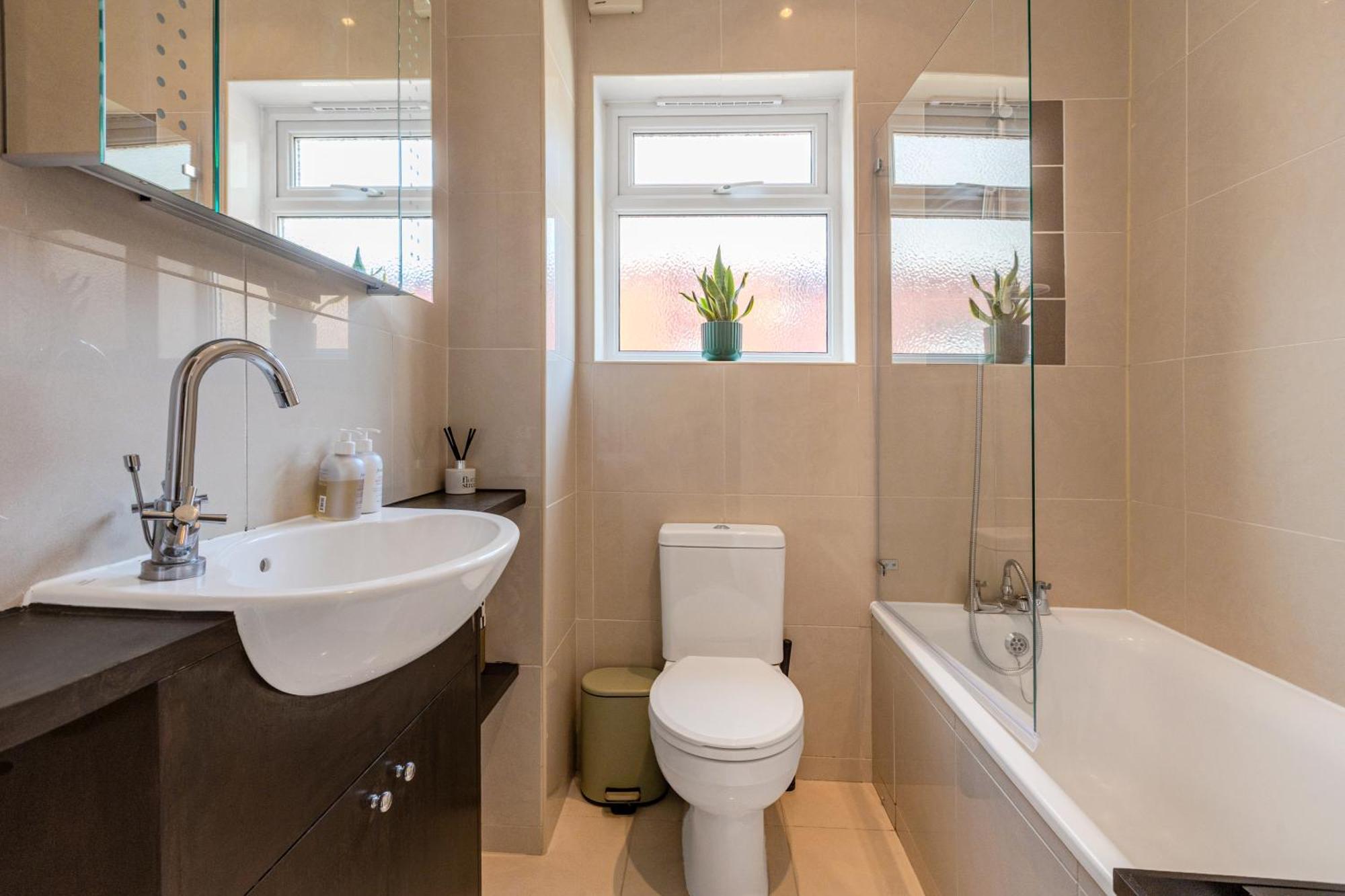 Elegant 1br With Garden Near Neasden Station * Londres