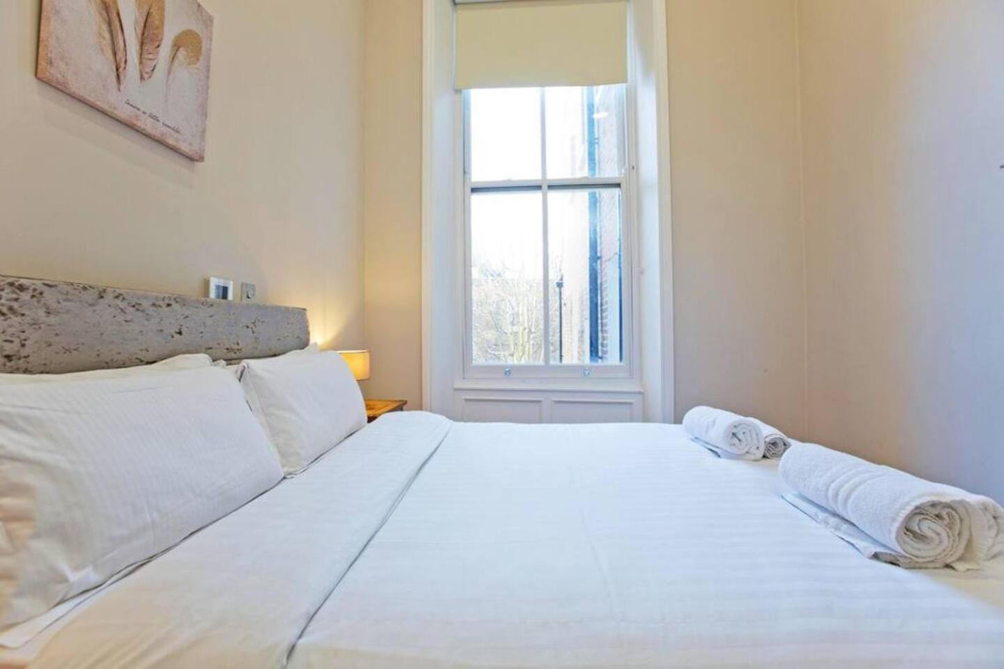 1 Bed Kensington Cromwell Flat With Balcony Number 4 *