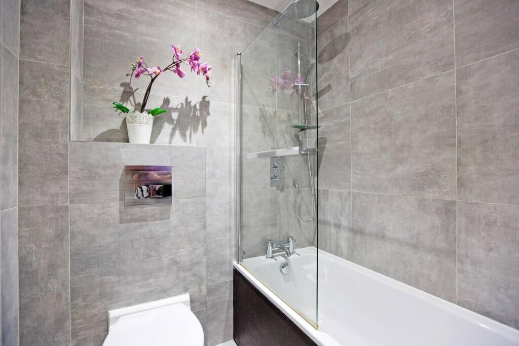 1 Bed Kensington Cromwell Flat With Balcony Number 4 Appartement *