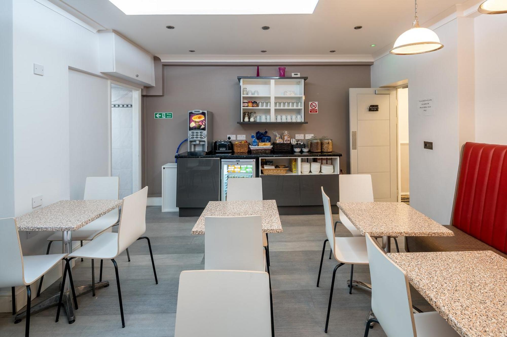 Hotel Oyo Bakers Victoria