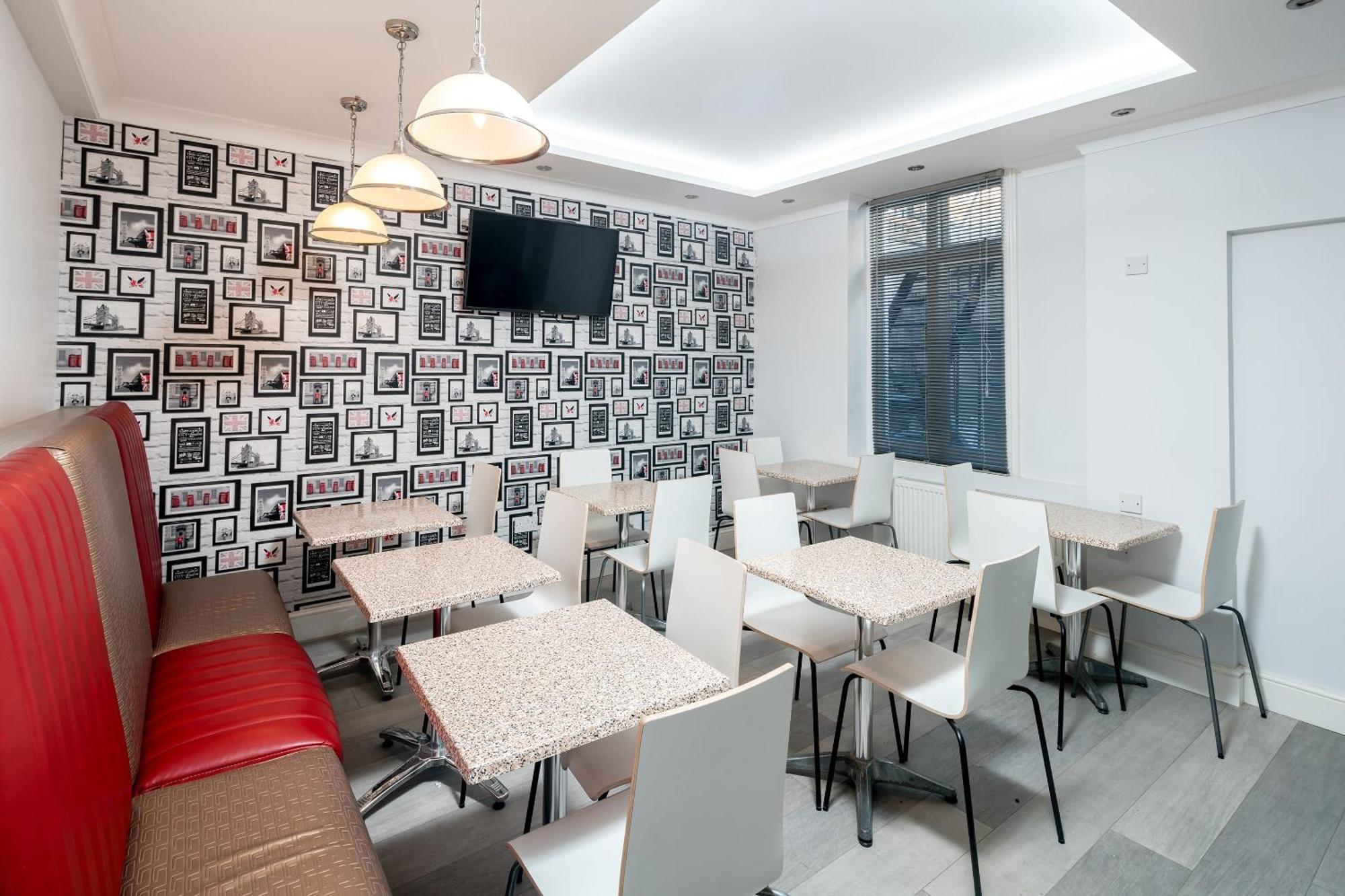 Oyo Bakers Victoria Hotel 3*