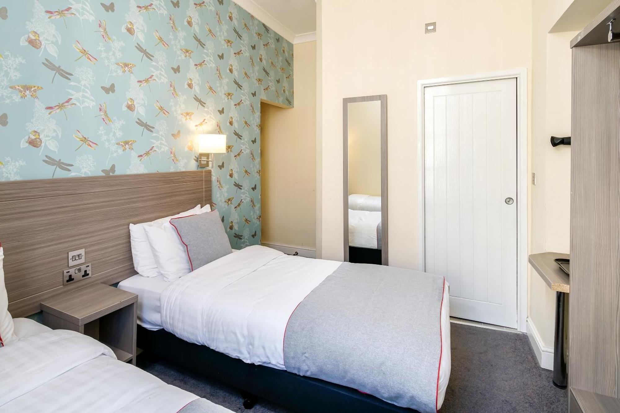 Hotel Oyo Bakers Victoria 3*