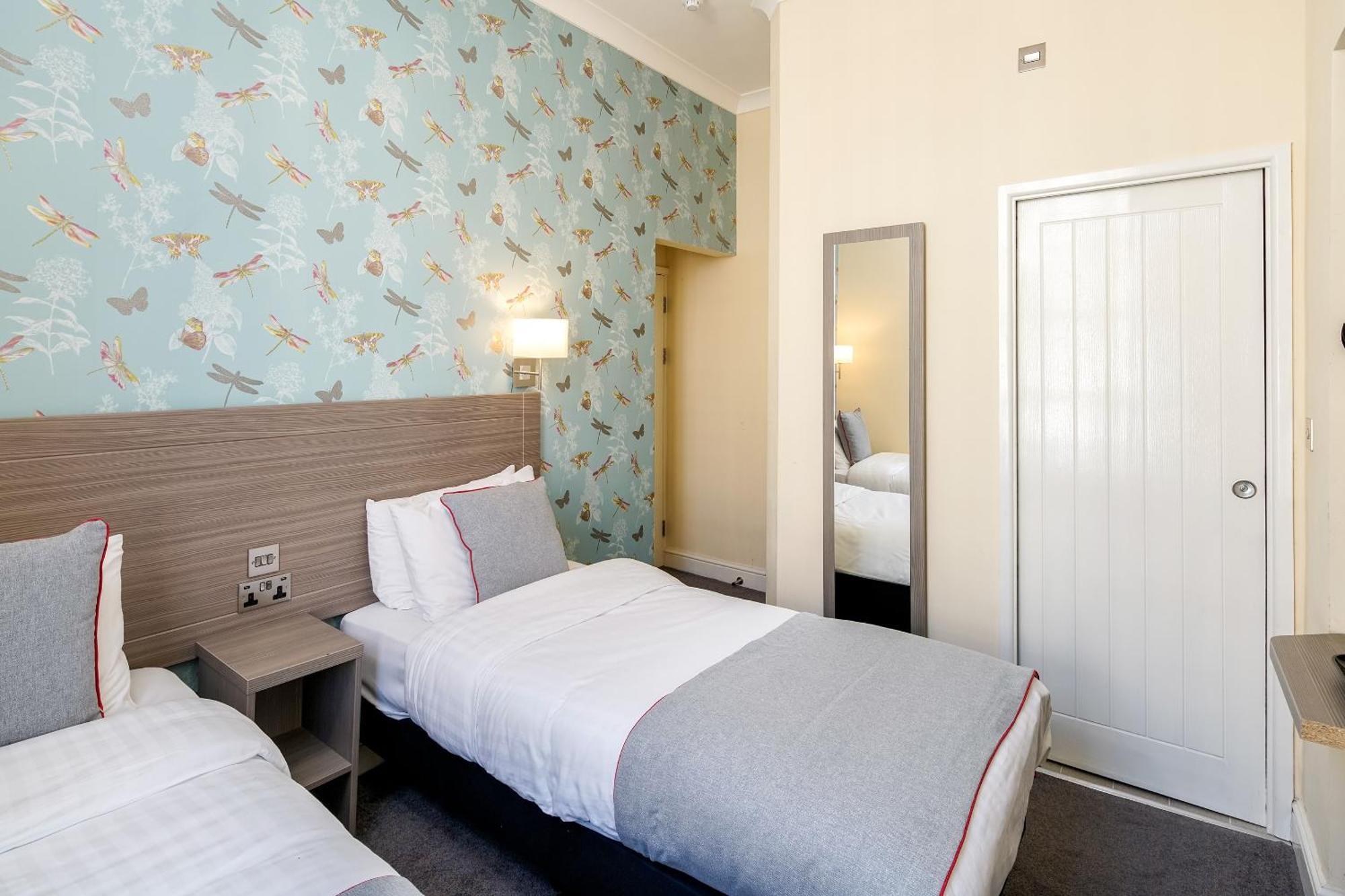 Hotel Oyo Bakers Victoria 3*