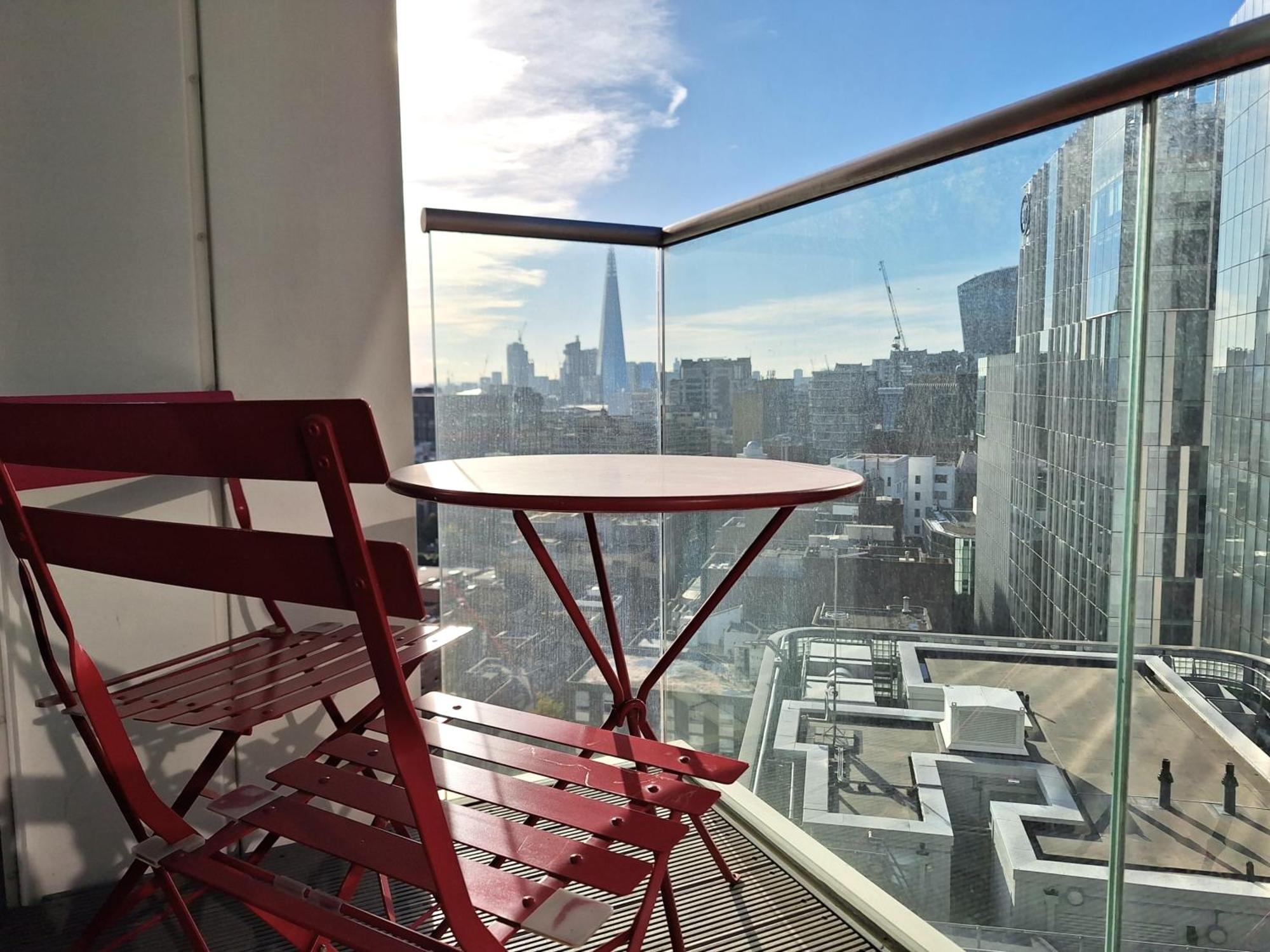 Apartment Still Life Aldgate Deluxe