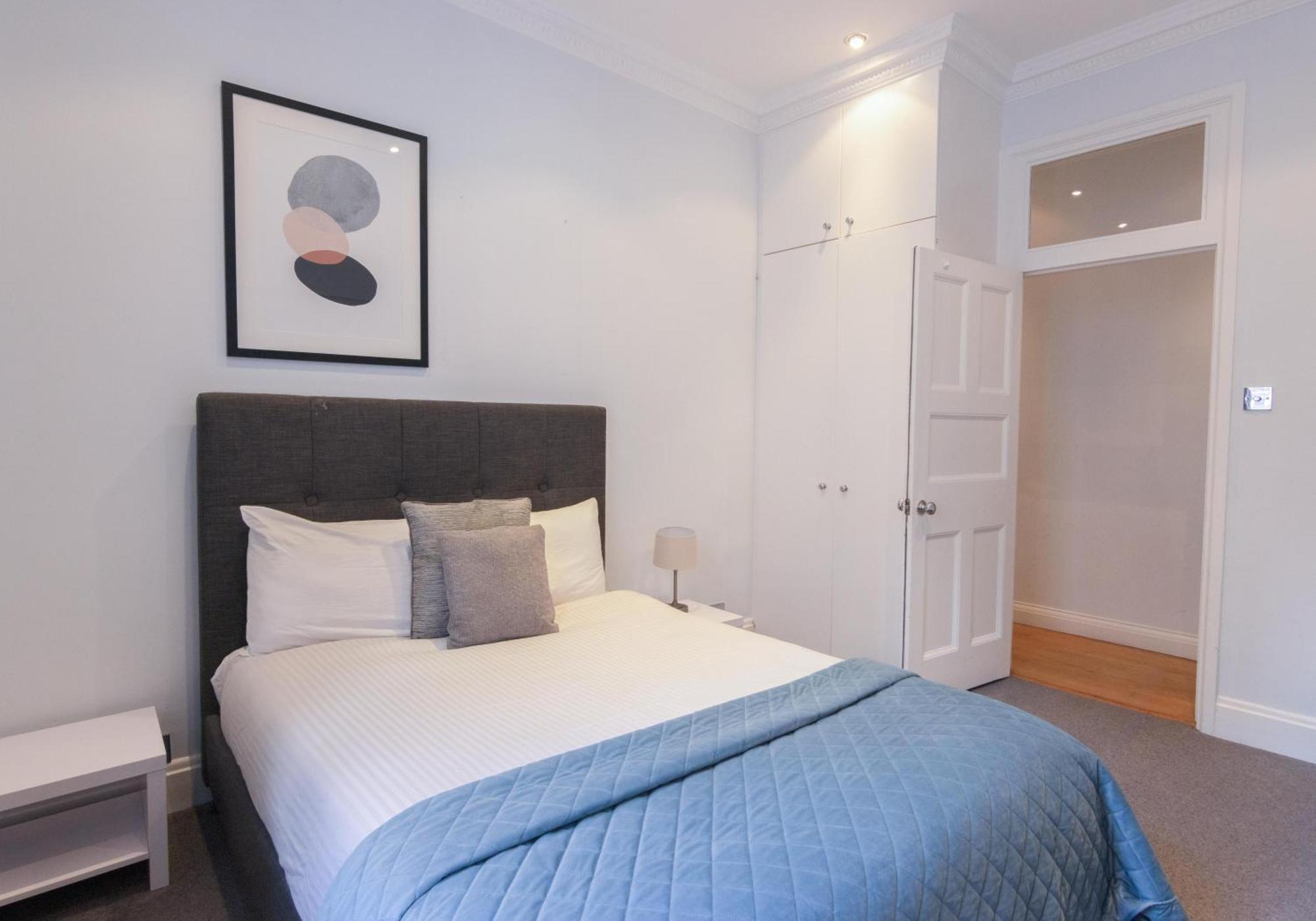 2 Bedroom Luxury Knightsbridge *