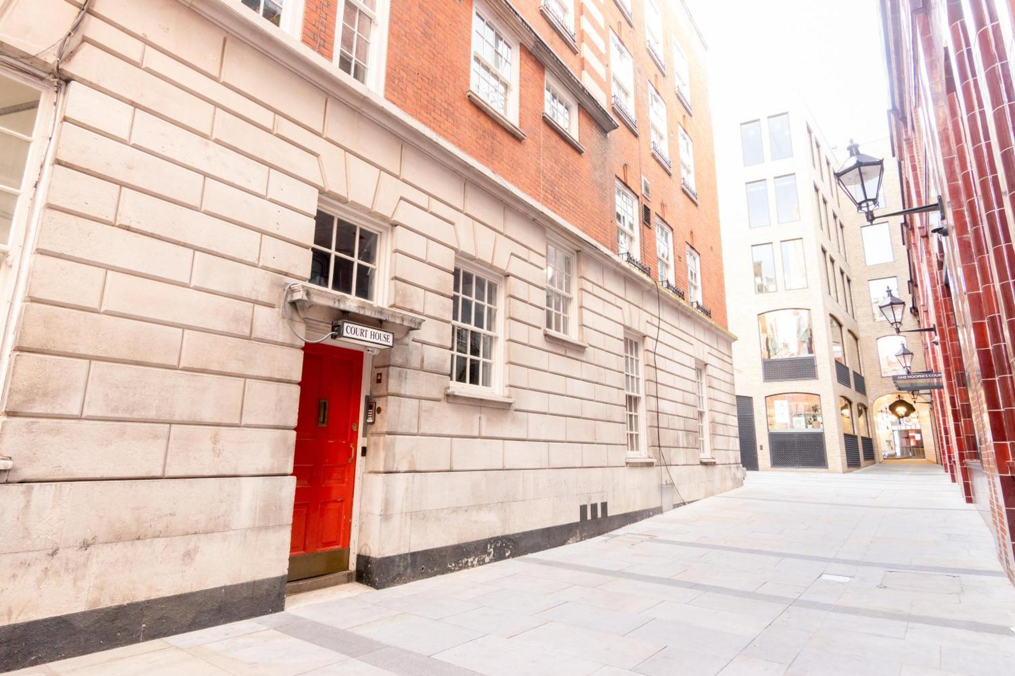 2 Bedroom Luxury Knightsbridge London