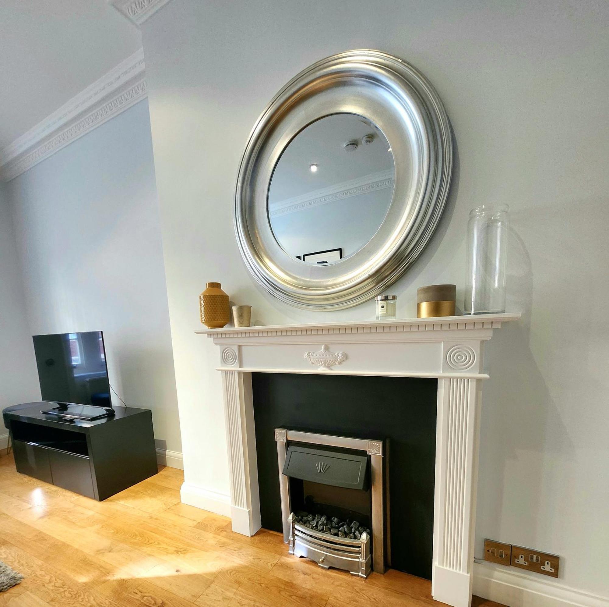 2 Bedroom Luxury Knightsbridge Apartment *