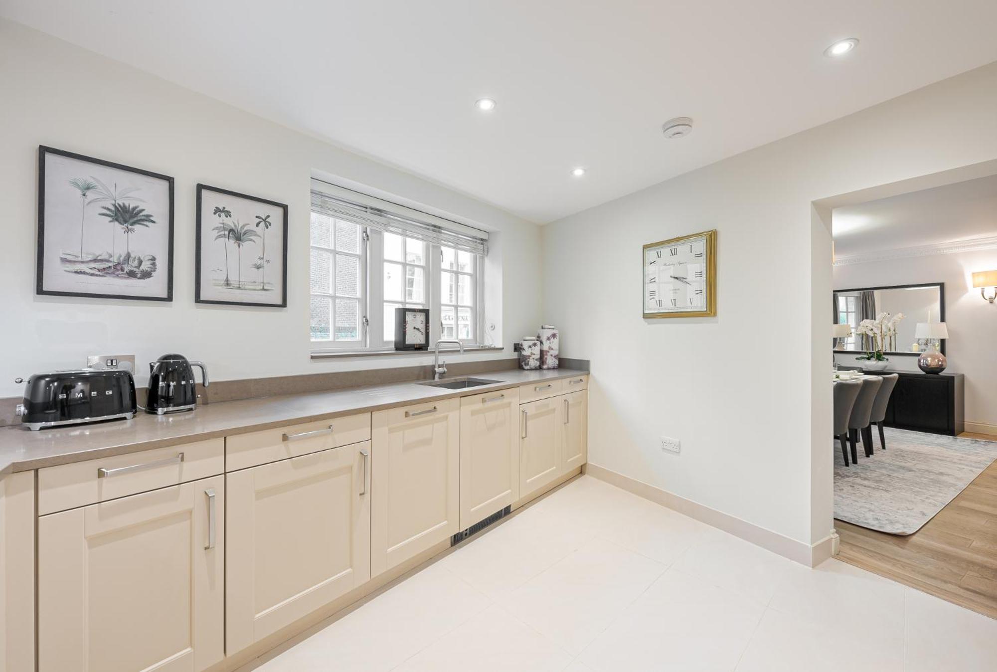 Luxury 3-Bedroom Stay In Belgravia With Private Parking And Ac * Londres
