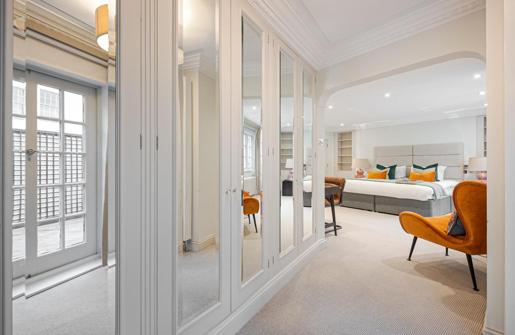 Modern 3 Bedroom Luxury House With Garage In London