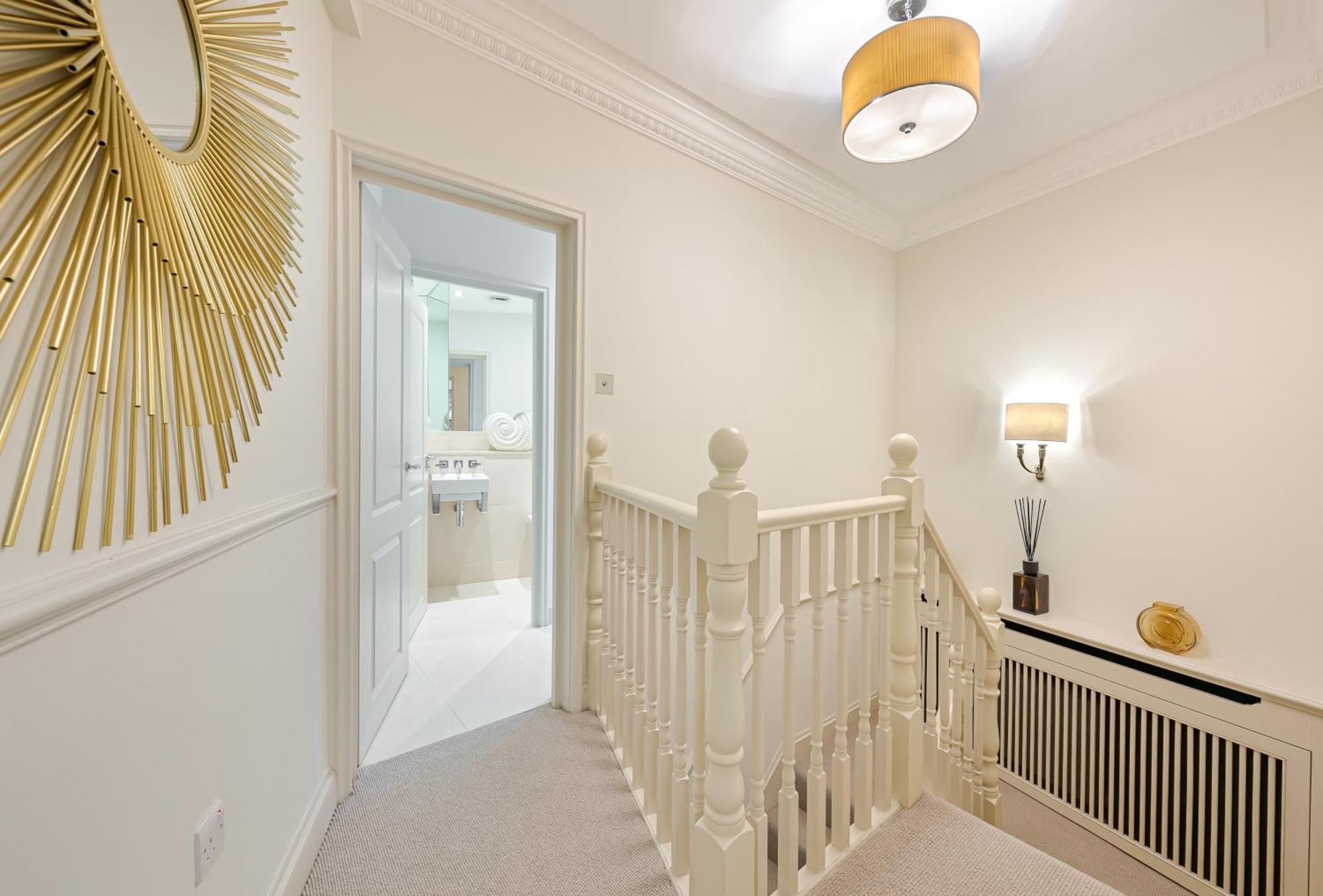 Modern 3 Bedroom Luxury House With Garage In Apartment *