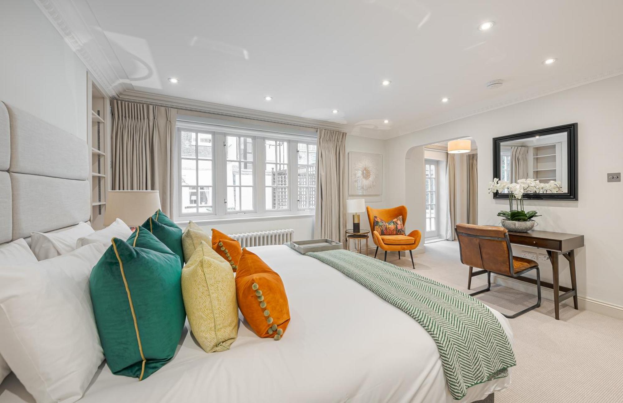 Apartment Modern 3 Bedroom Luxury House With Garage In *