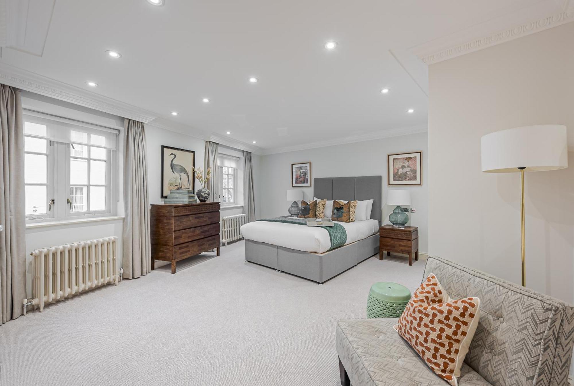 Apartment Modern 3 Bedroom Luxury House With Garage In London