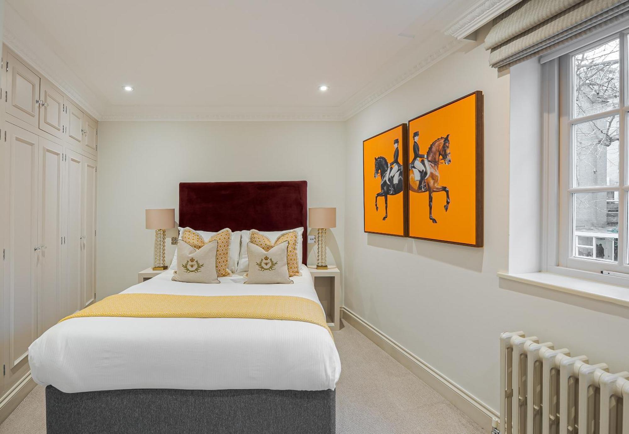 Modern 3 Bedroom Luxury House With Garage In * London