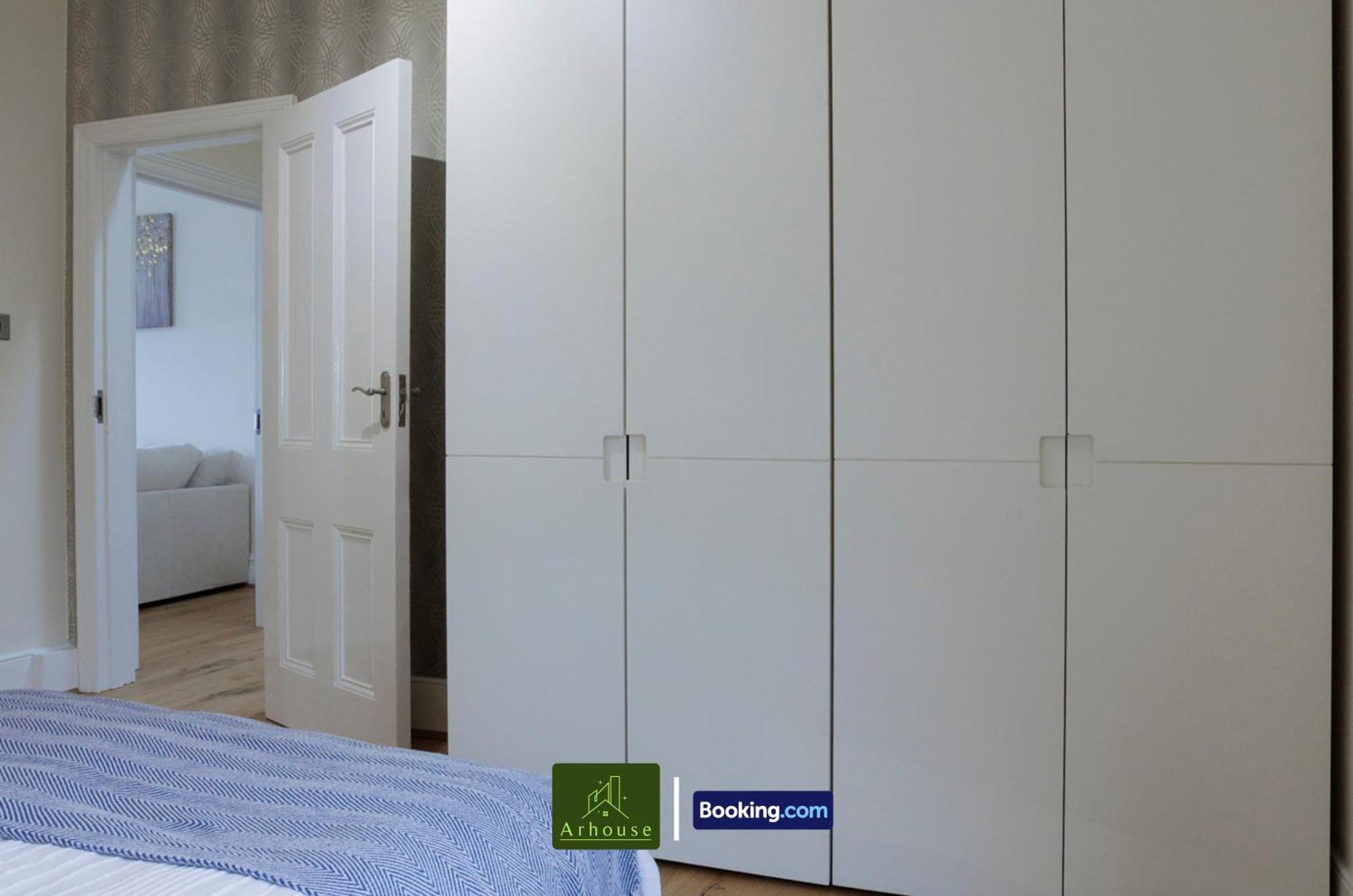 3 Bedroom By Arhouse Short Lets & Serviced Kensal Rise With Free Wifi & Free Parking * London