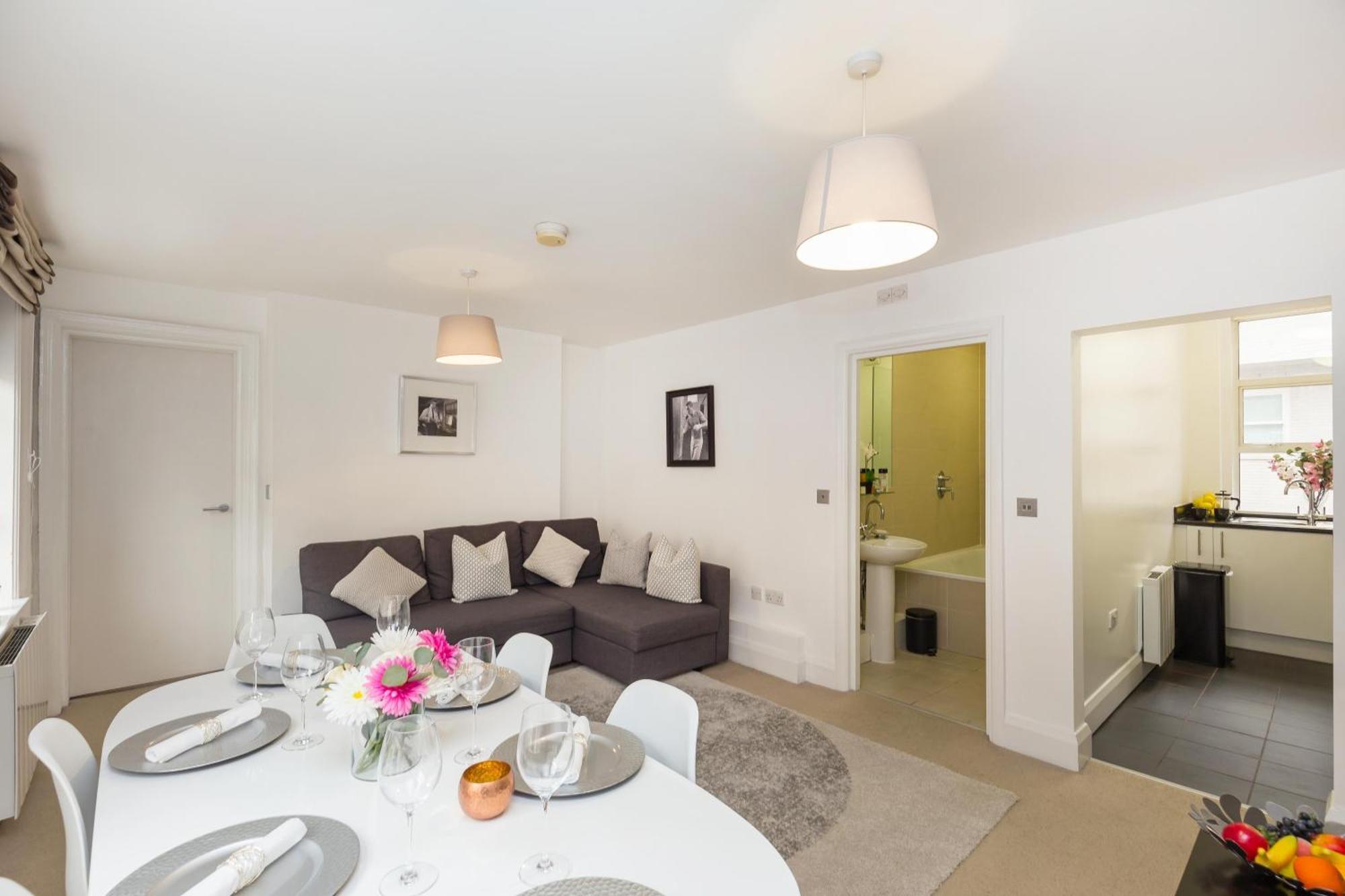 Picton 2br - Prime Location & Comfort *