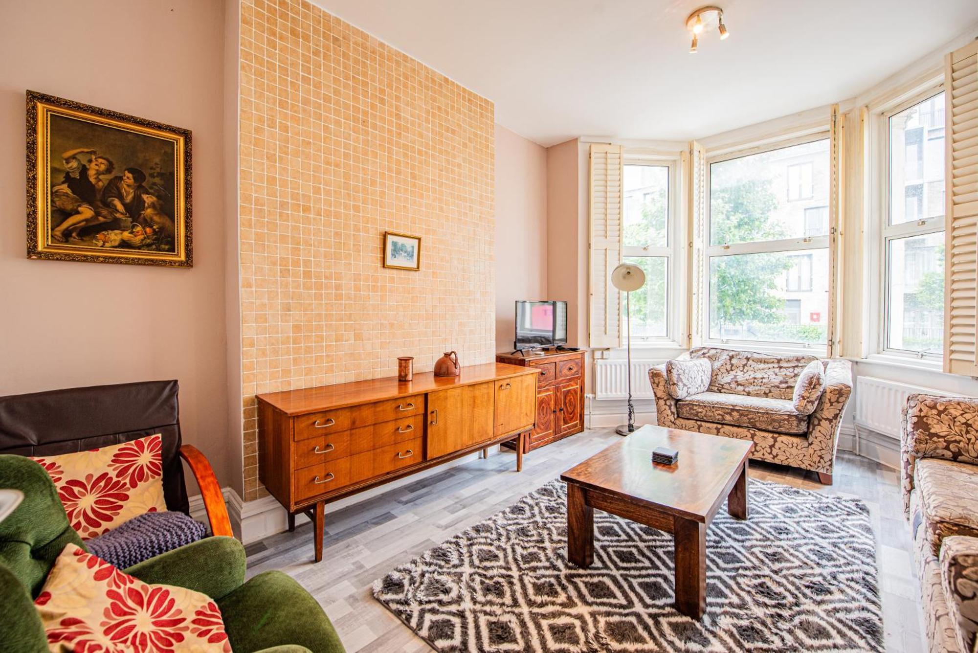 Charming Homely 3 Bedroom Flat In Londres