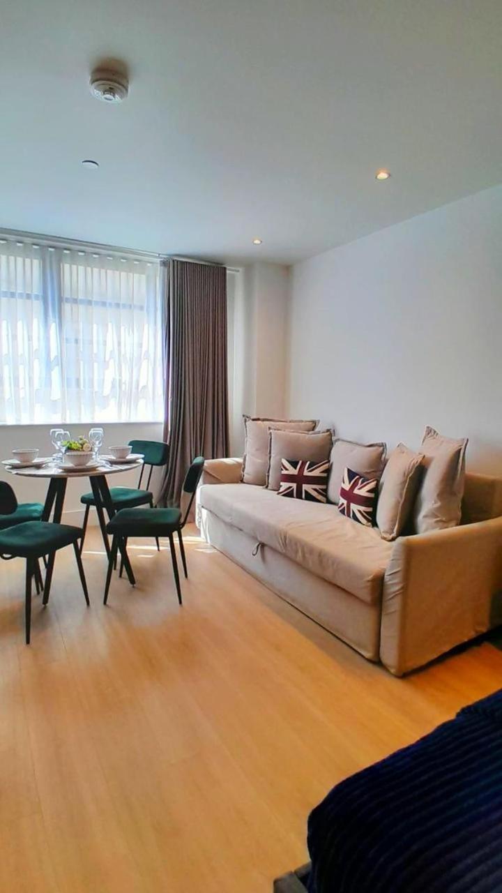Modern & 3bedroom Flat With Pvt Balcony Steps From Regent's Park * Londen