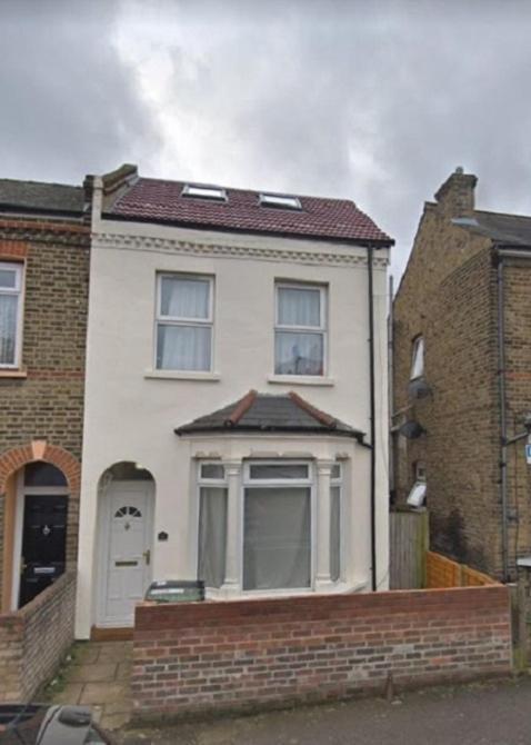 Private Near Hither Station Albergue Londres