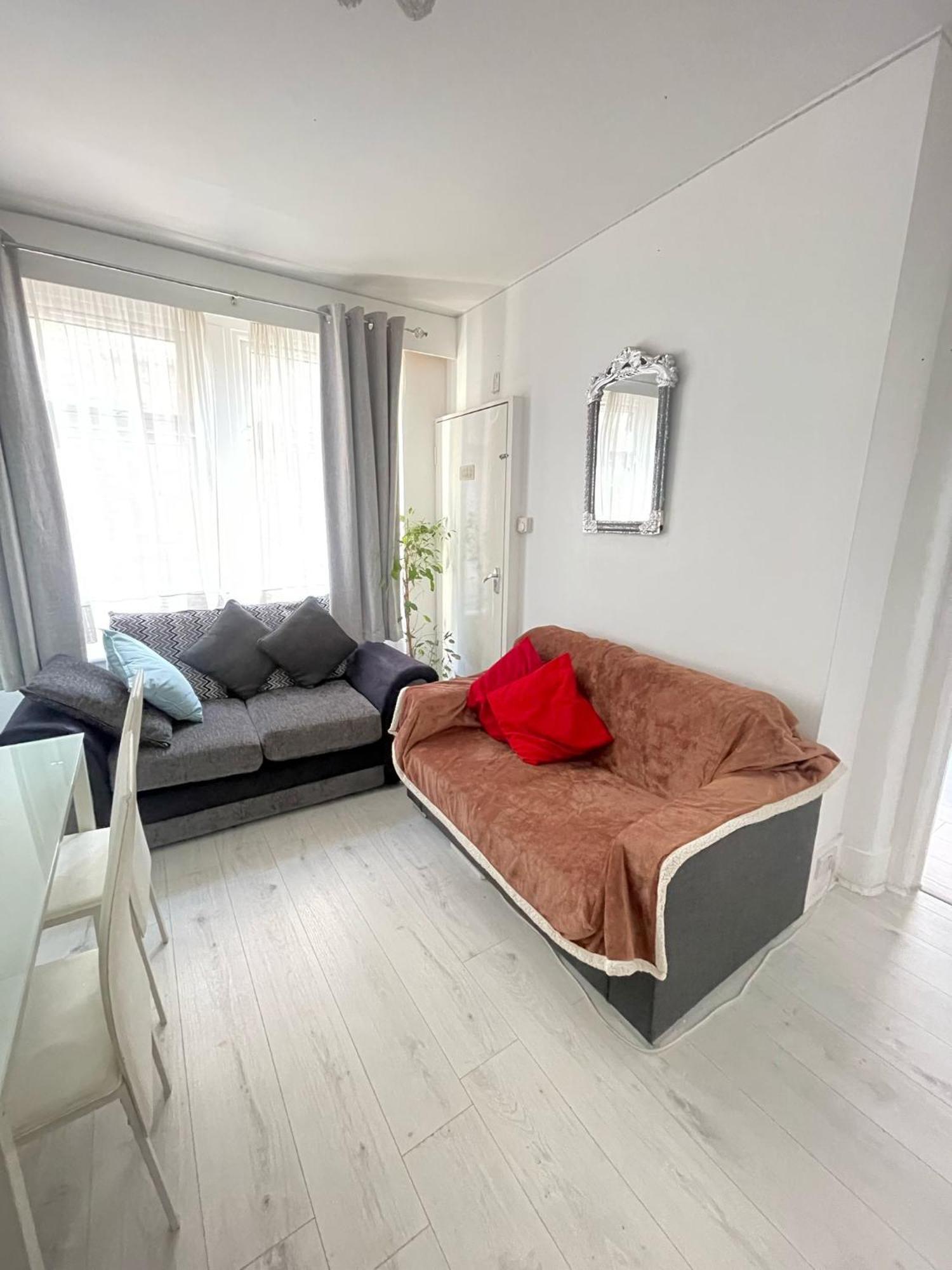 Apartamento Lovely 2 Bed Flat 2 Floor Miles