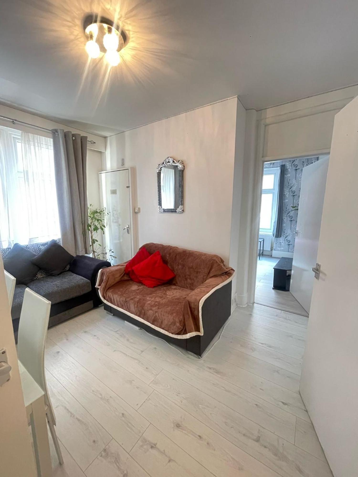 Apartamento Lovely 2 Bed Flat 2 Floor Miles *