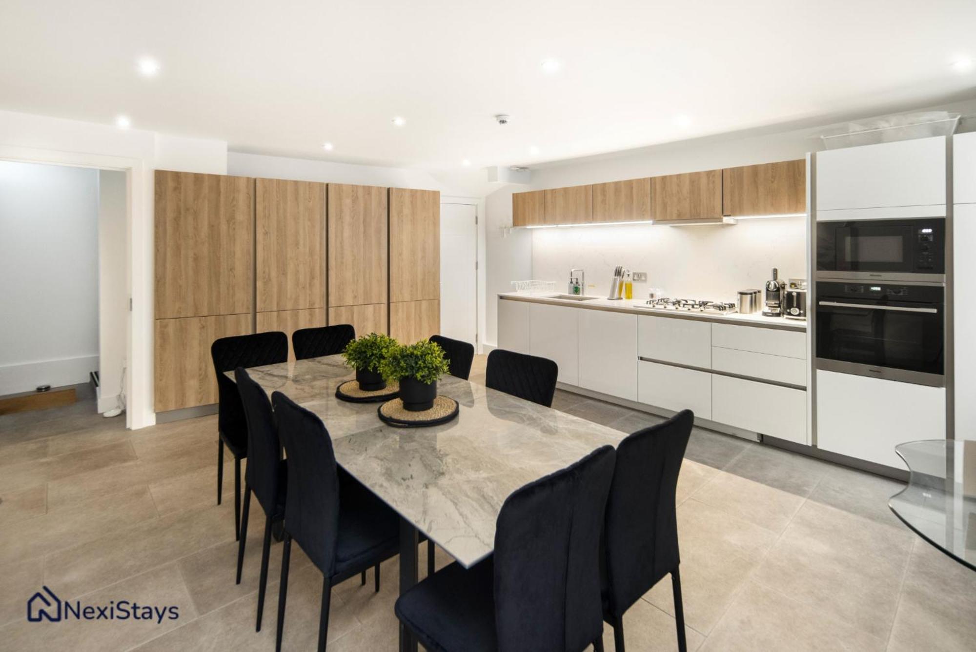 5 Mins Walk To Bond Street, Marylebone Mews Appartement