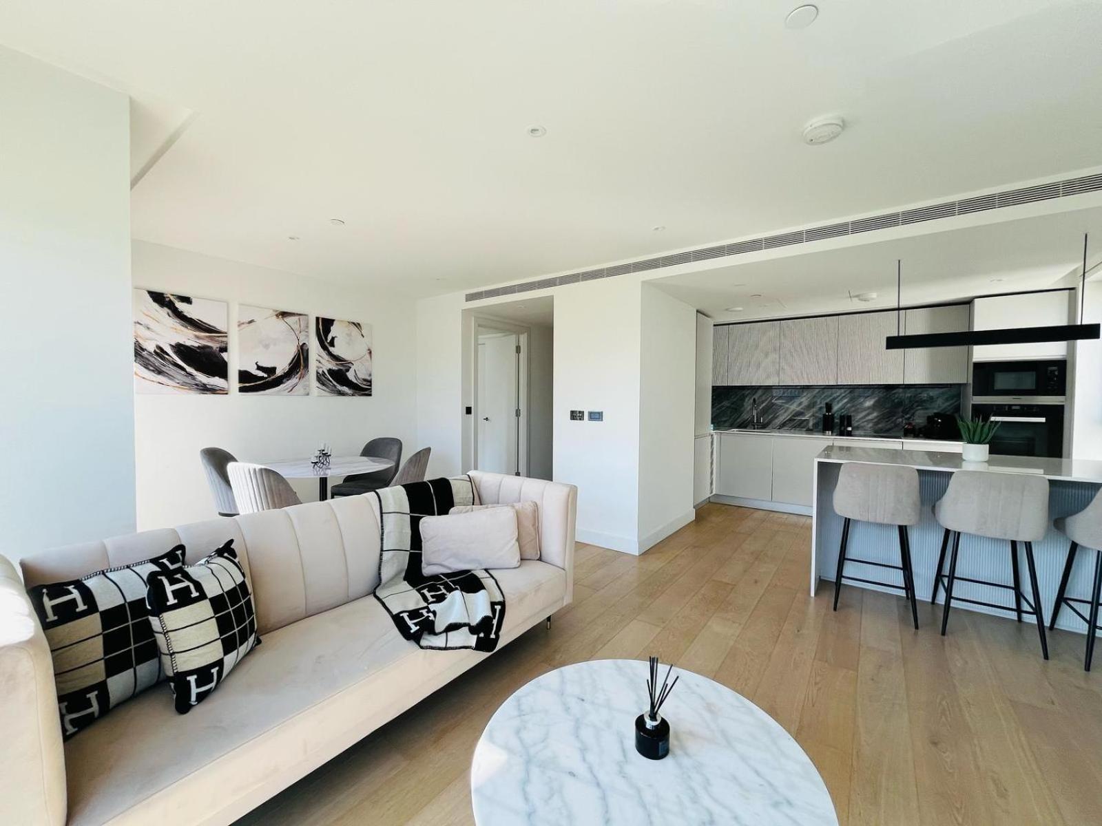 Chic Westfield Retreat - Two Bedroom Two Bathroom Luxury In White Appartement *