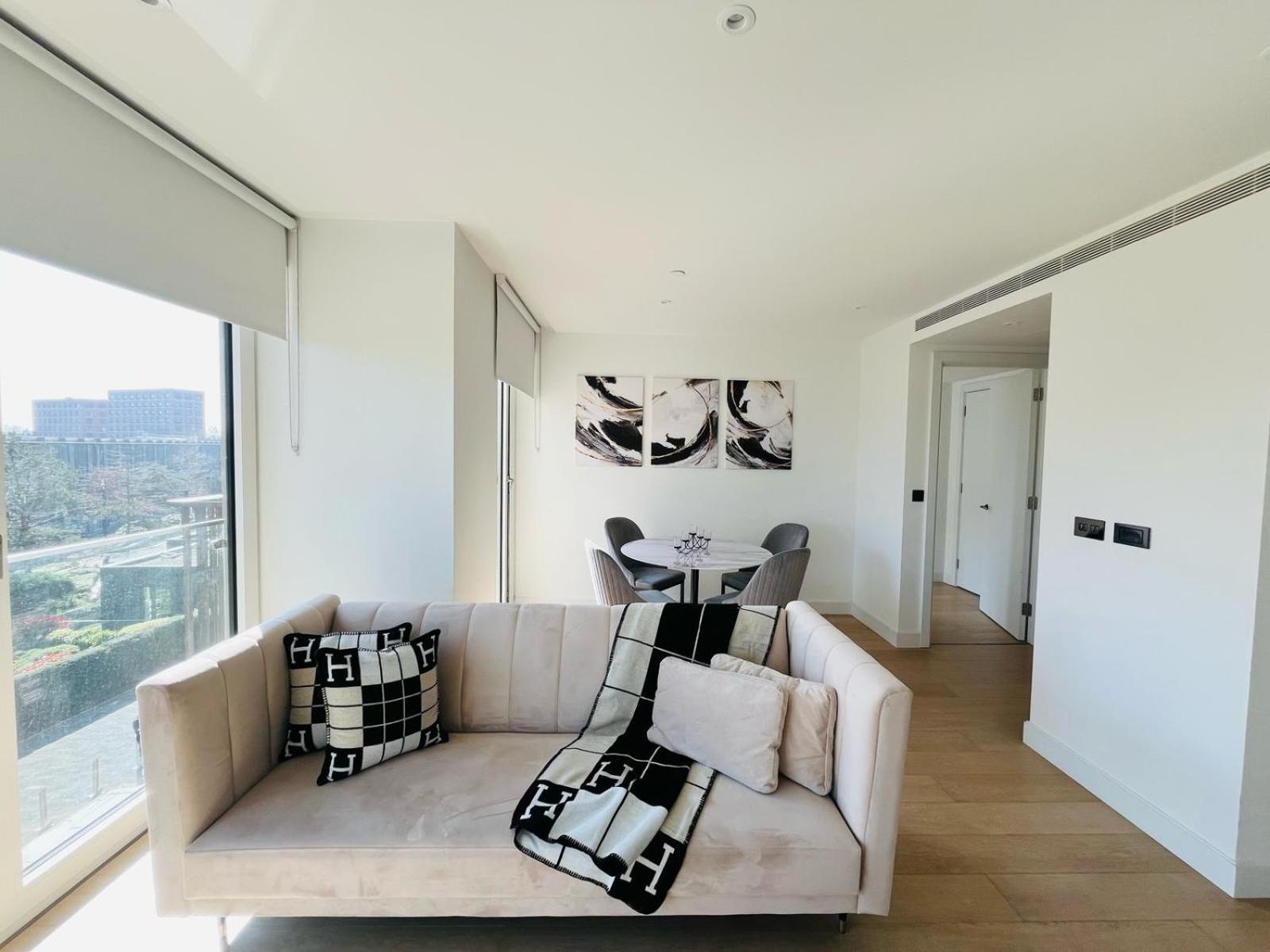Chic Westfield Retreat - Two Bedroom Two Bathroom Luxury In White Appartement Londres