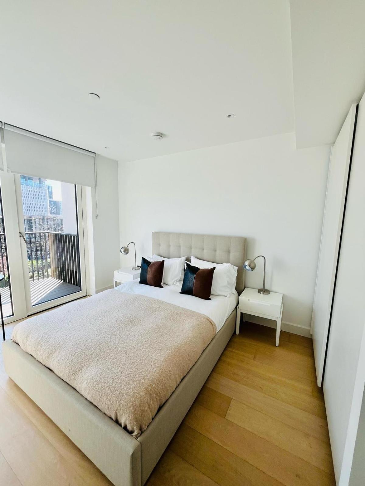 Chic Westfield Retreat - Two Bedroom Two Bathroom Luxury In White Londres