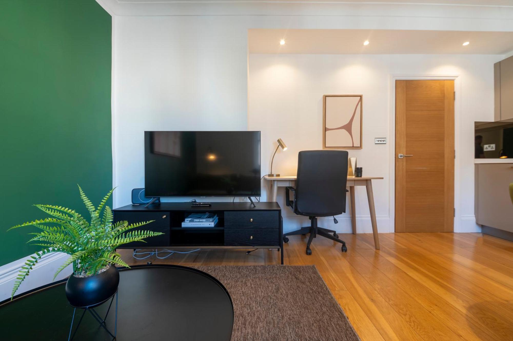 Soho - Piccadilly Circus Modern One Bedroom Flat Londres