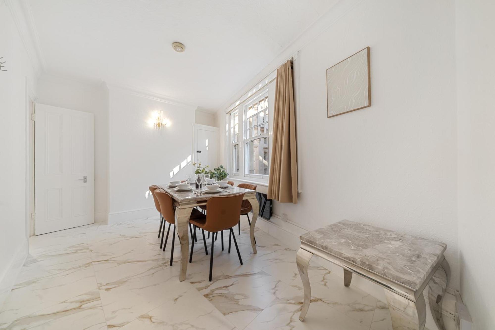 Appartement Prime Soho 3-bedroom Steps From Piccadilly And Chinatown 3gh Londres