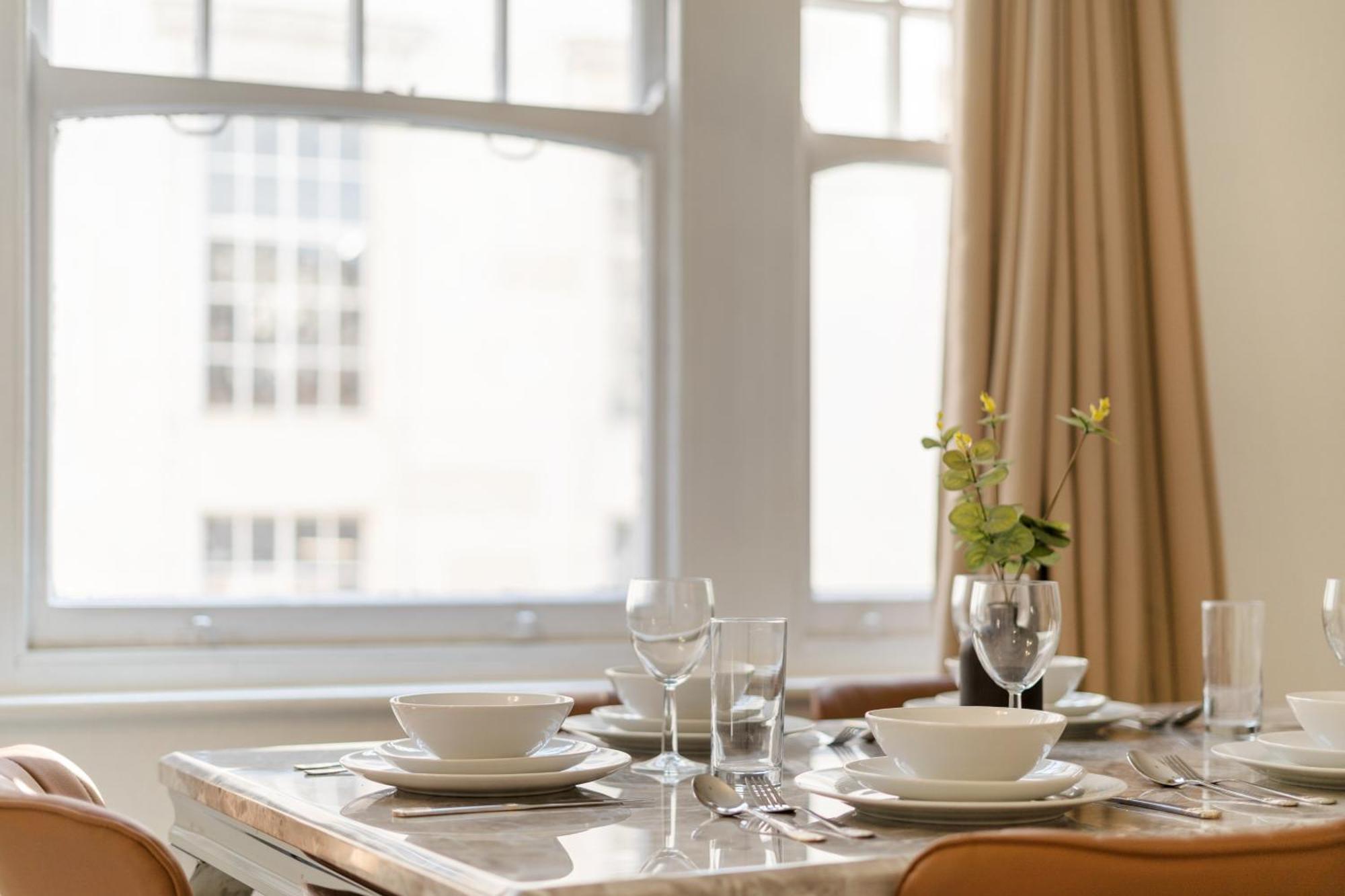Prime Soho 3-bedroom Steps From Piccadilly And Chinatown 3gh * Londres