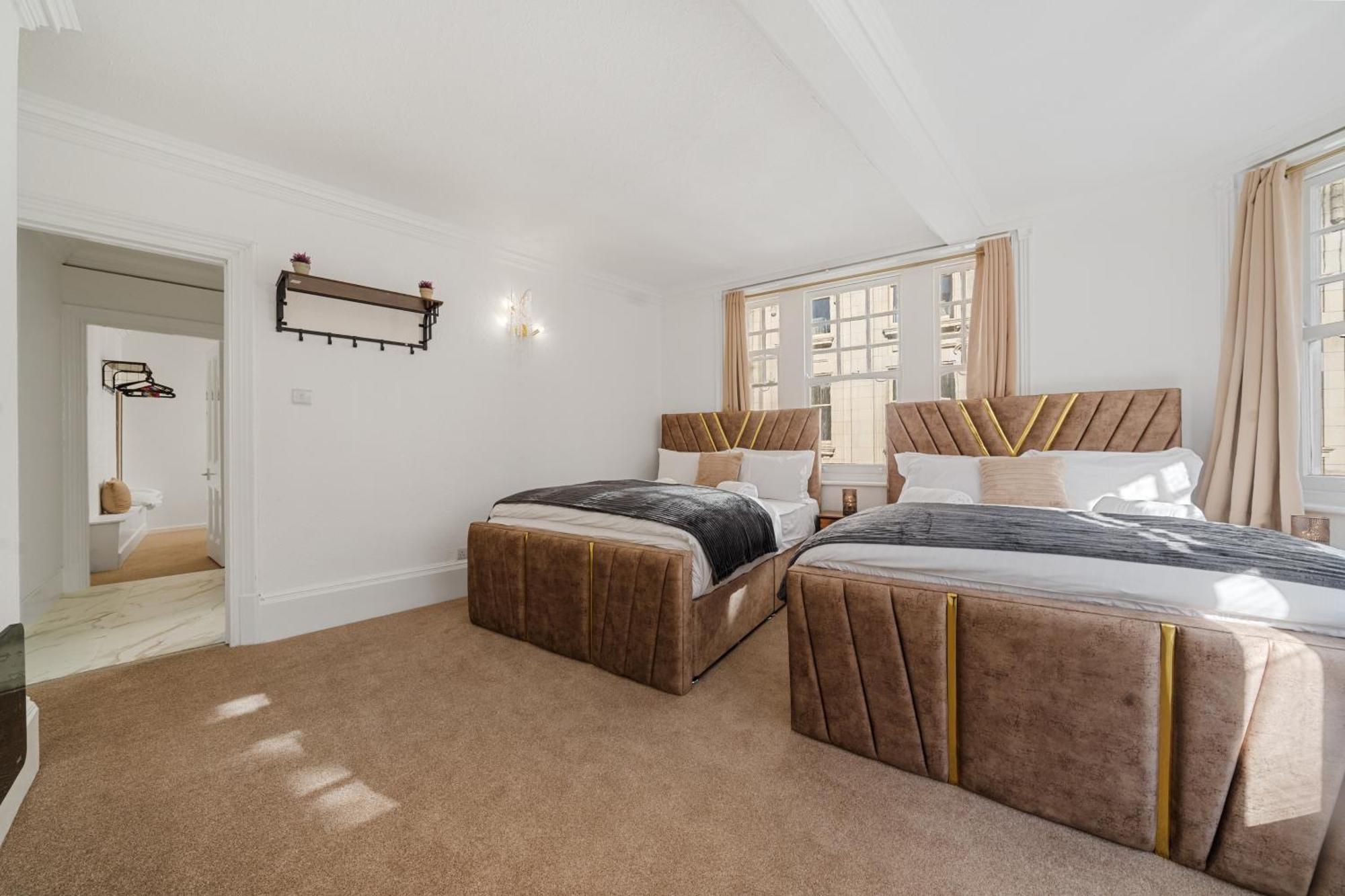 Prime Soho 3-bedroom Steps From Piccadilly And Chinatown 3gh Appartement *