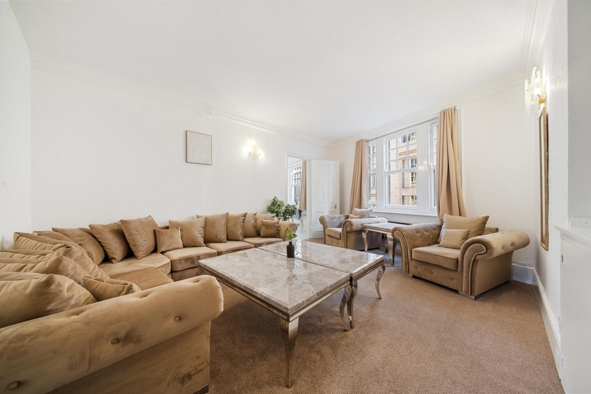 Prime Soho 3-bedroom Steps From Piccadilly And Chinatown 3gh * Londres