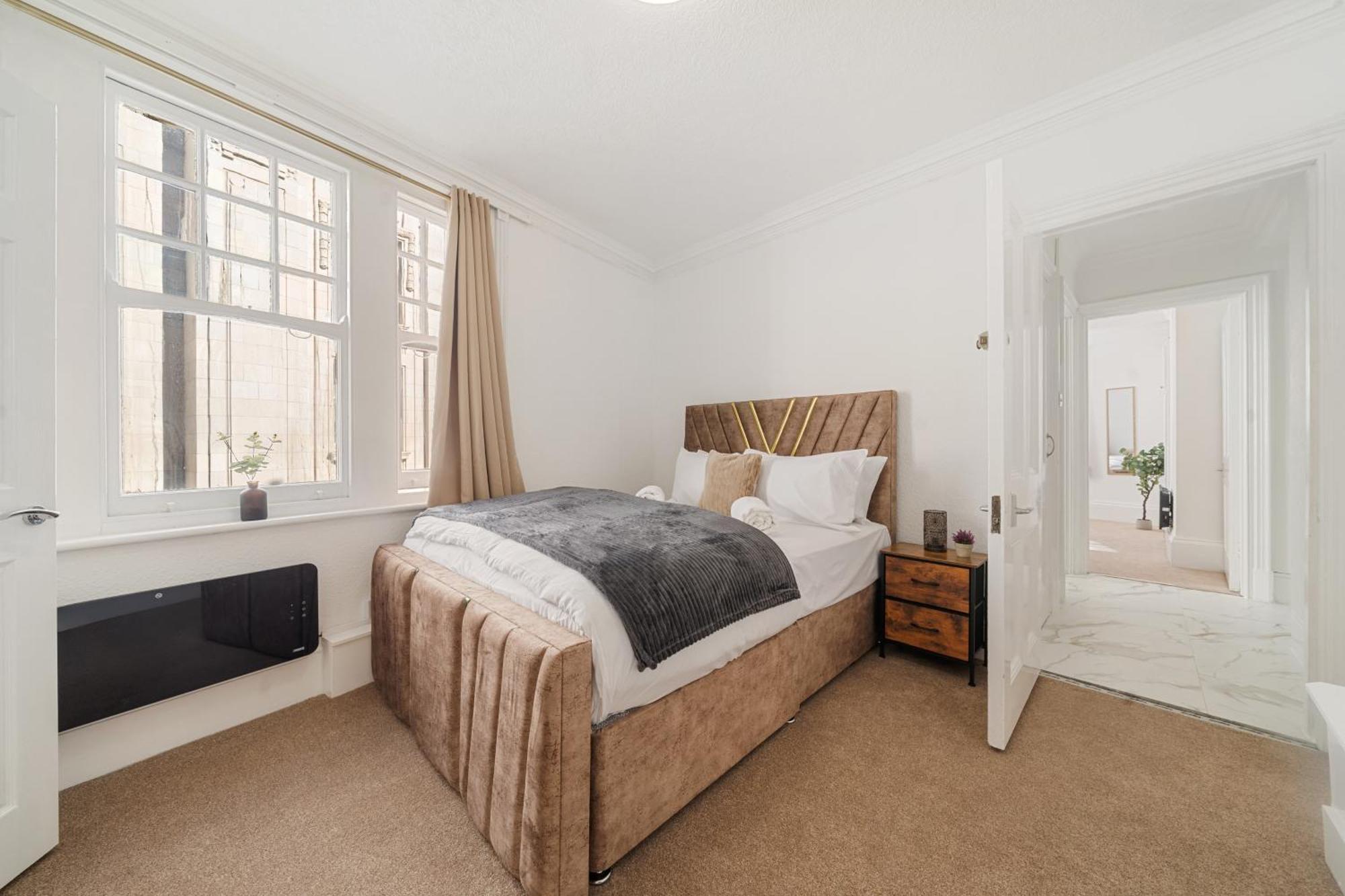 Prime Soho 3-bedroom Steps From Piccadilly And Chinatown 3gh Appartement Londres
