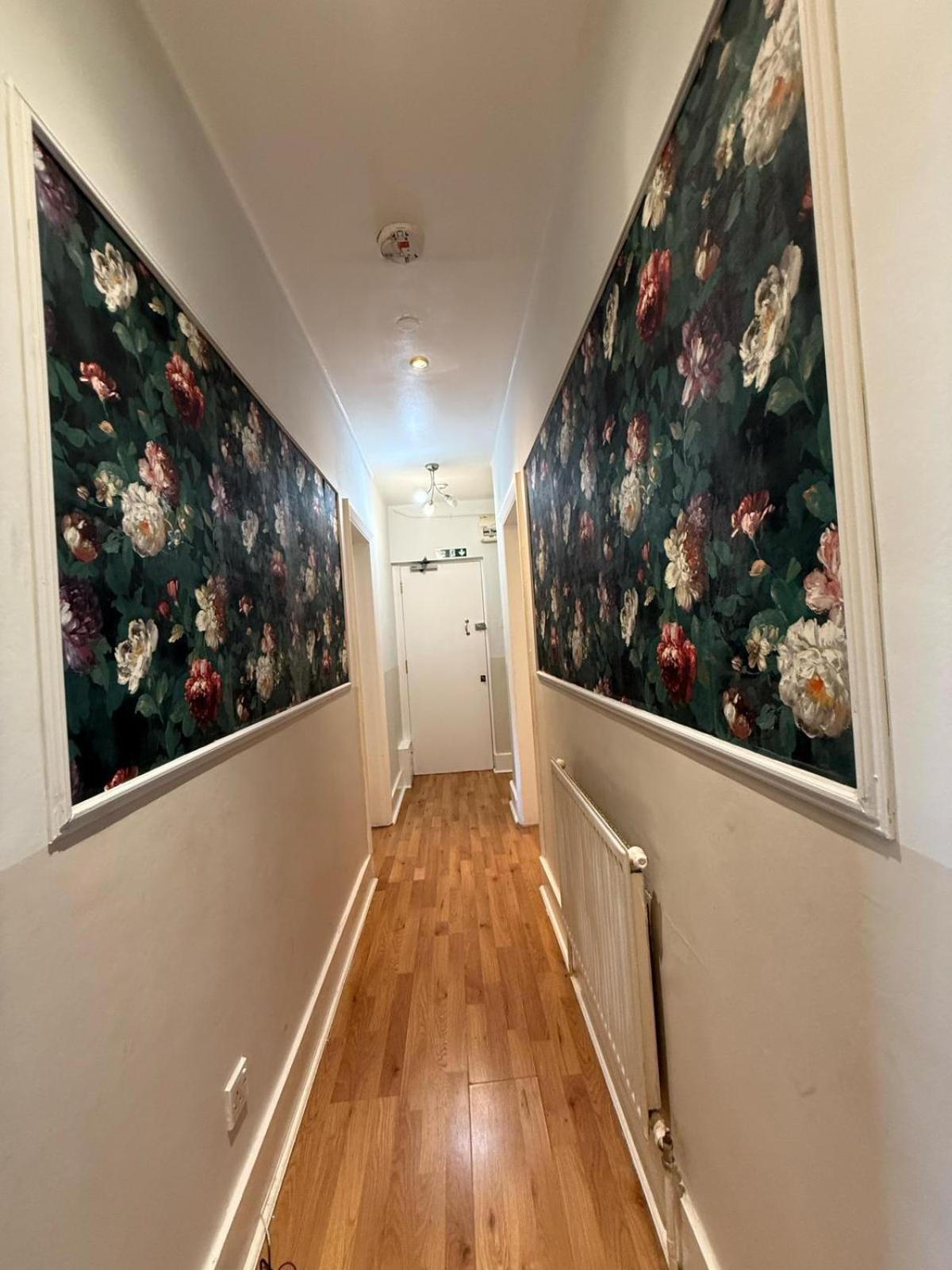 A6-3 Bed 2nd Floor Flat Near Elephant And Castle Londres