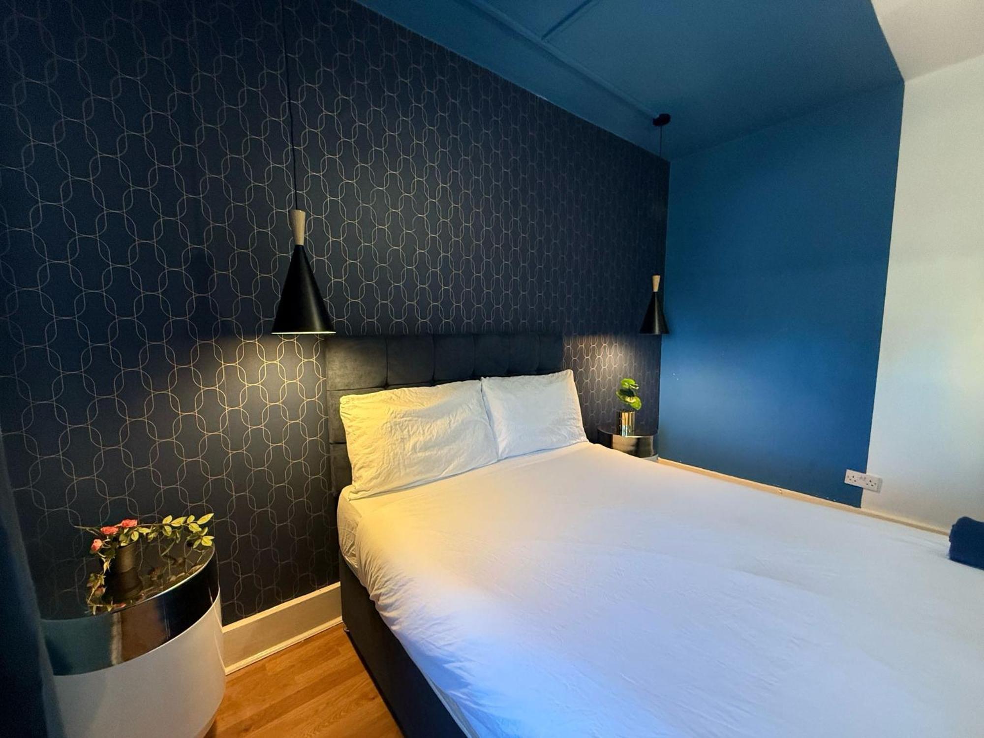 A6-3 Bed 2nd Floor Flat Near Elephant And Castle *