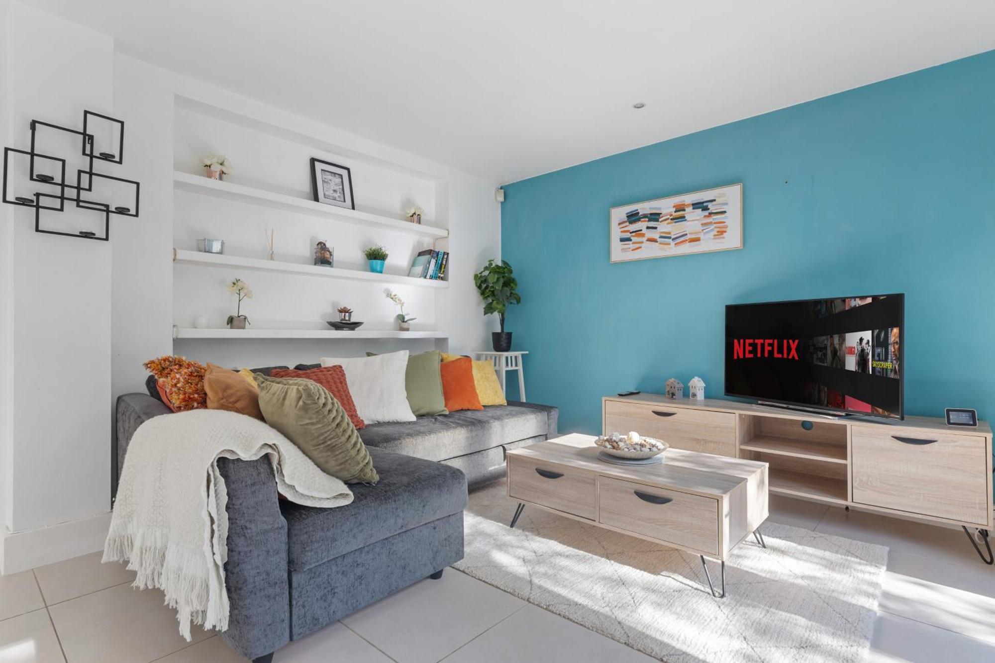 Bright & Cosy 2 Bedroom With Garden In