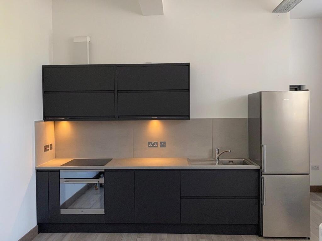 Modern 2bed Warehouse Conversion Apartment, West Londres