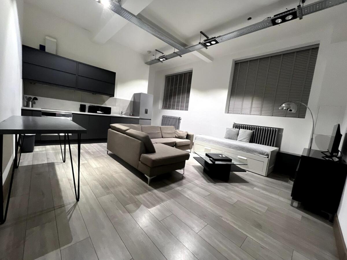 Modern 2bed Warehouse Conversion Apartment, West *