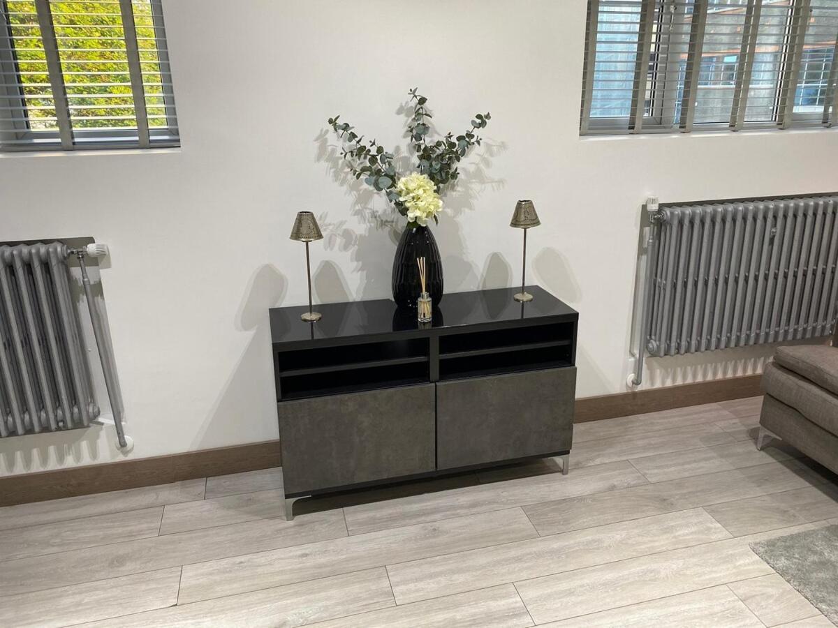 Modern 2bed Warehouse Conversion Apartment, West *