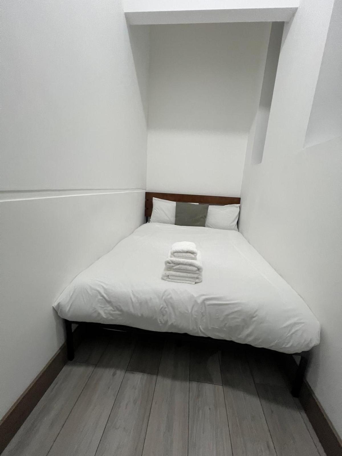 Modern 2bed Warehouse Conversion Apartment, West *