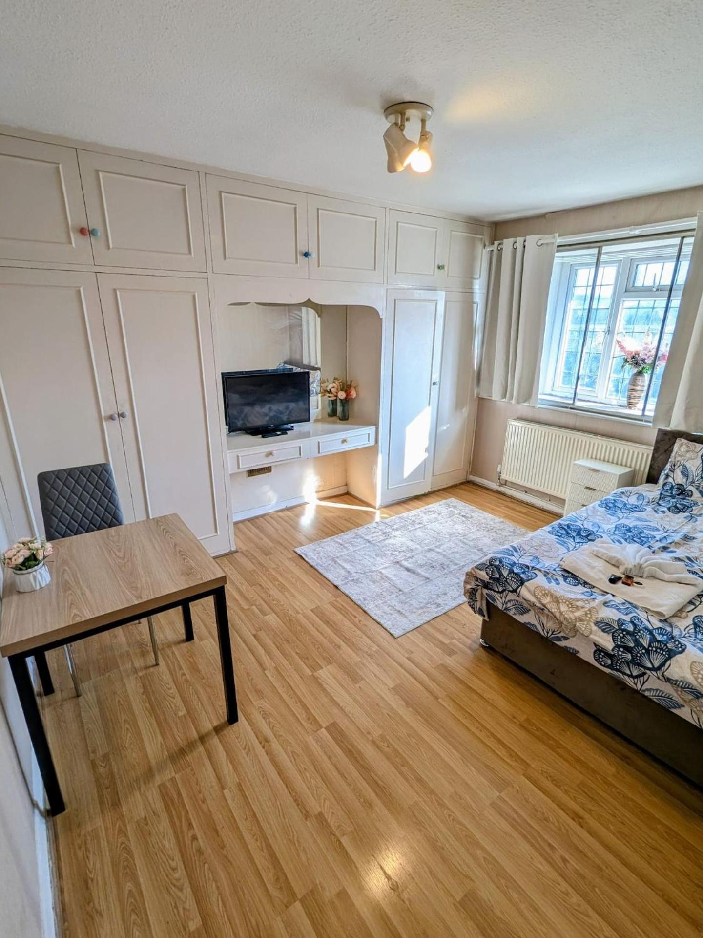 Bright And Spacious Double In Hampstead Garden Suburb Privatunterkunft London