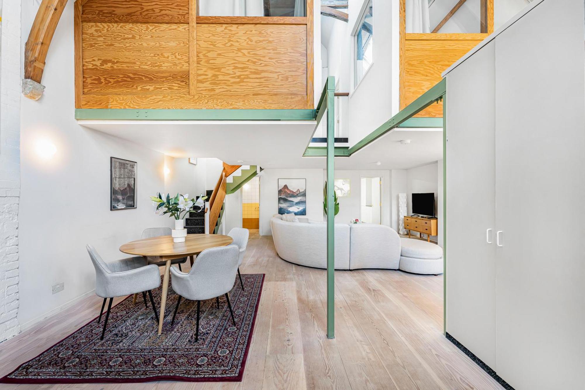 Schoolbell Mews Full 3 Bedroom 2 Bathroom Architect Designed Mews House Fabulous Bow, Victoria Park Location Londres