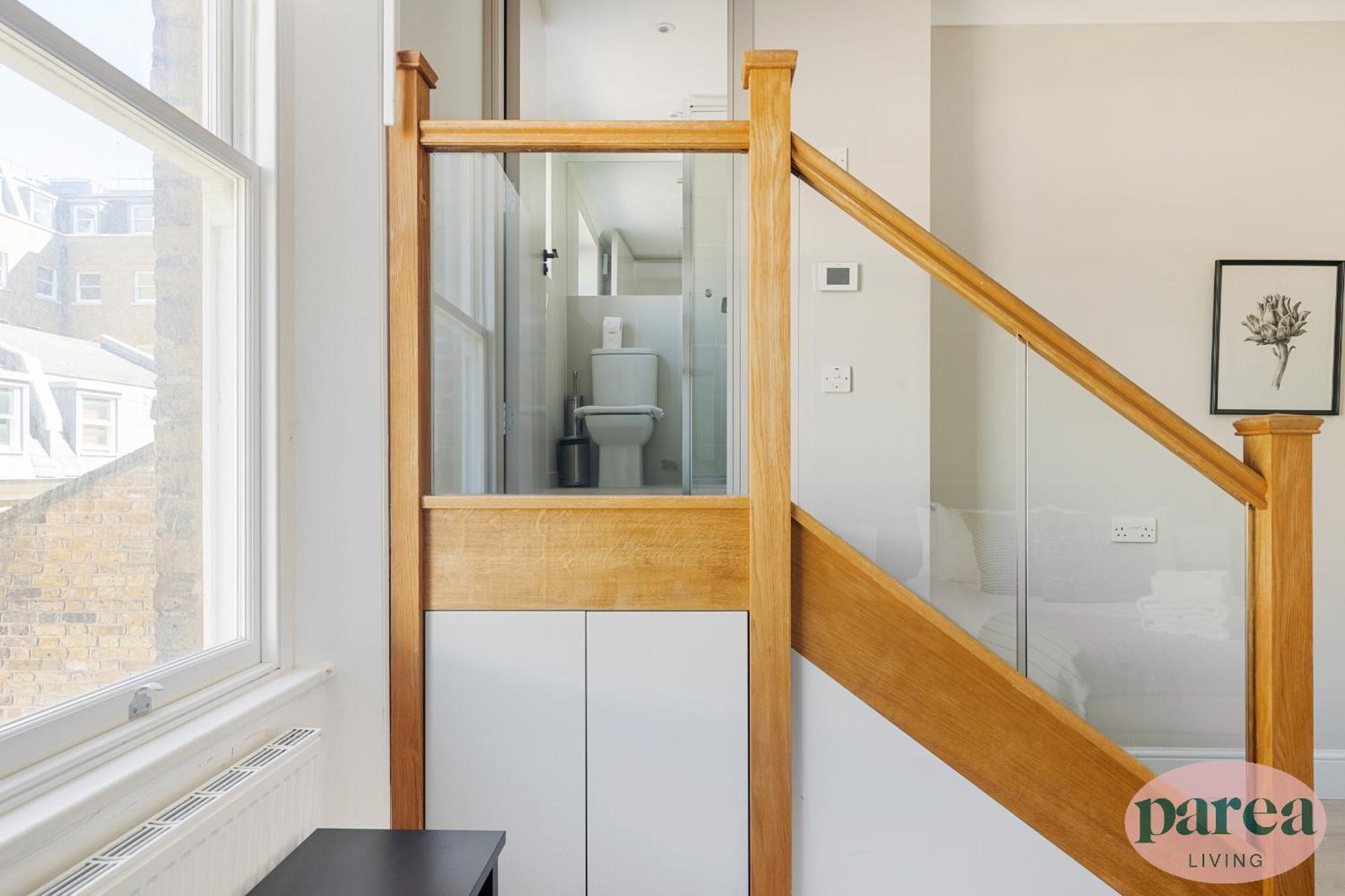 Parea Living - Stylish South Kensington Getaway *