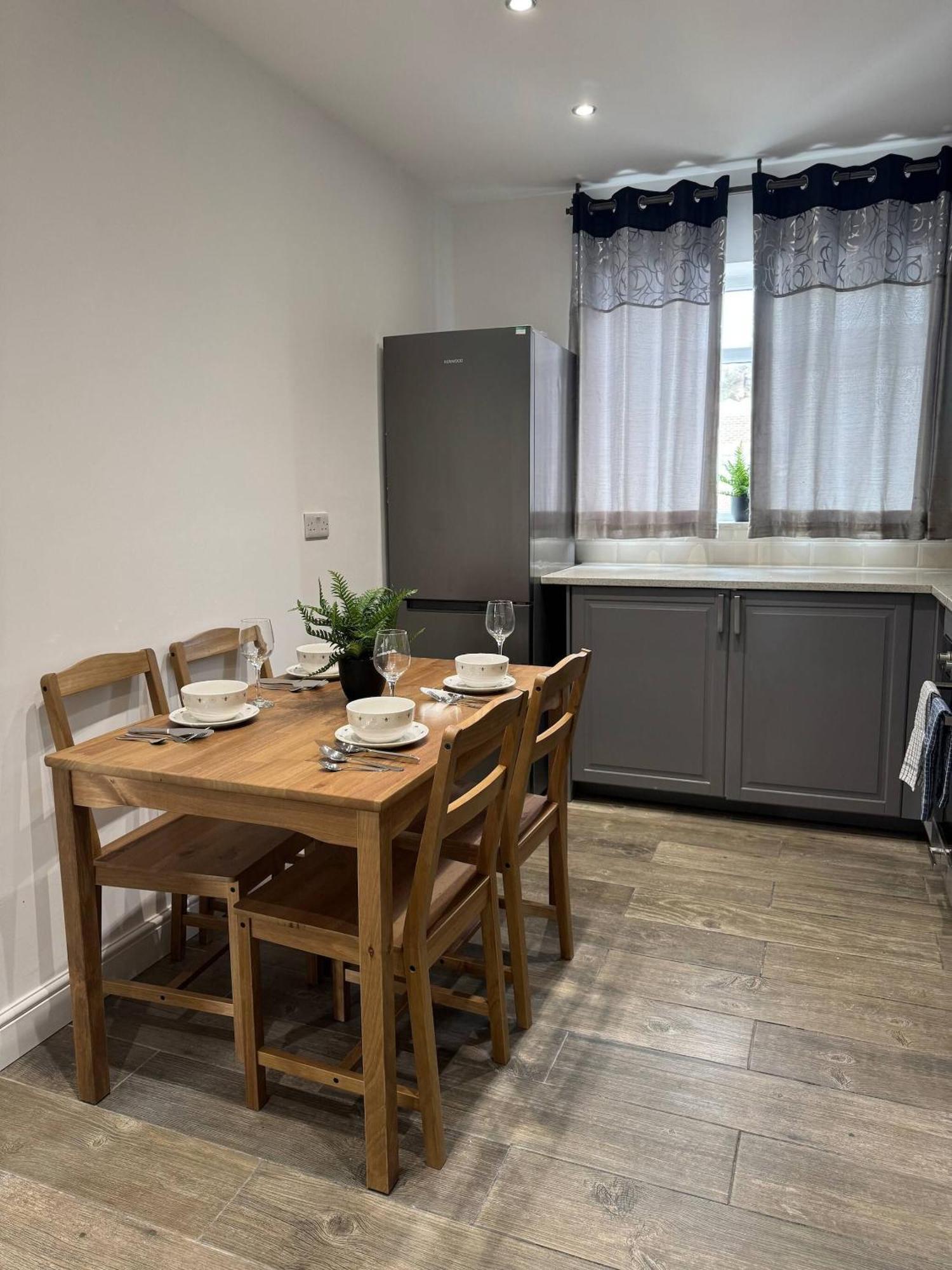 Beautiful 2 Bed Cricklewood Appartement *